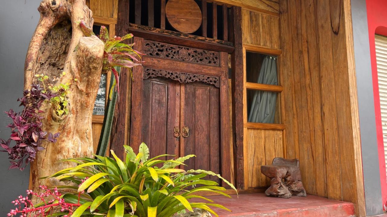 Chakra Tavern Hostel *