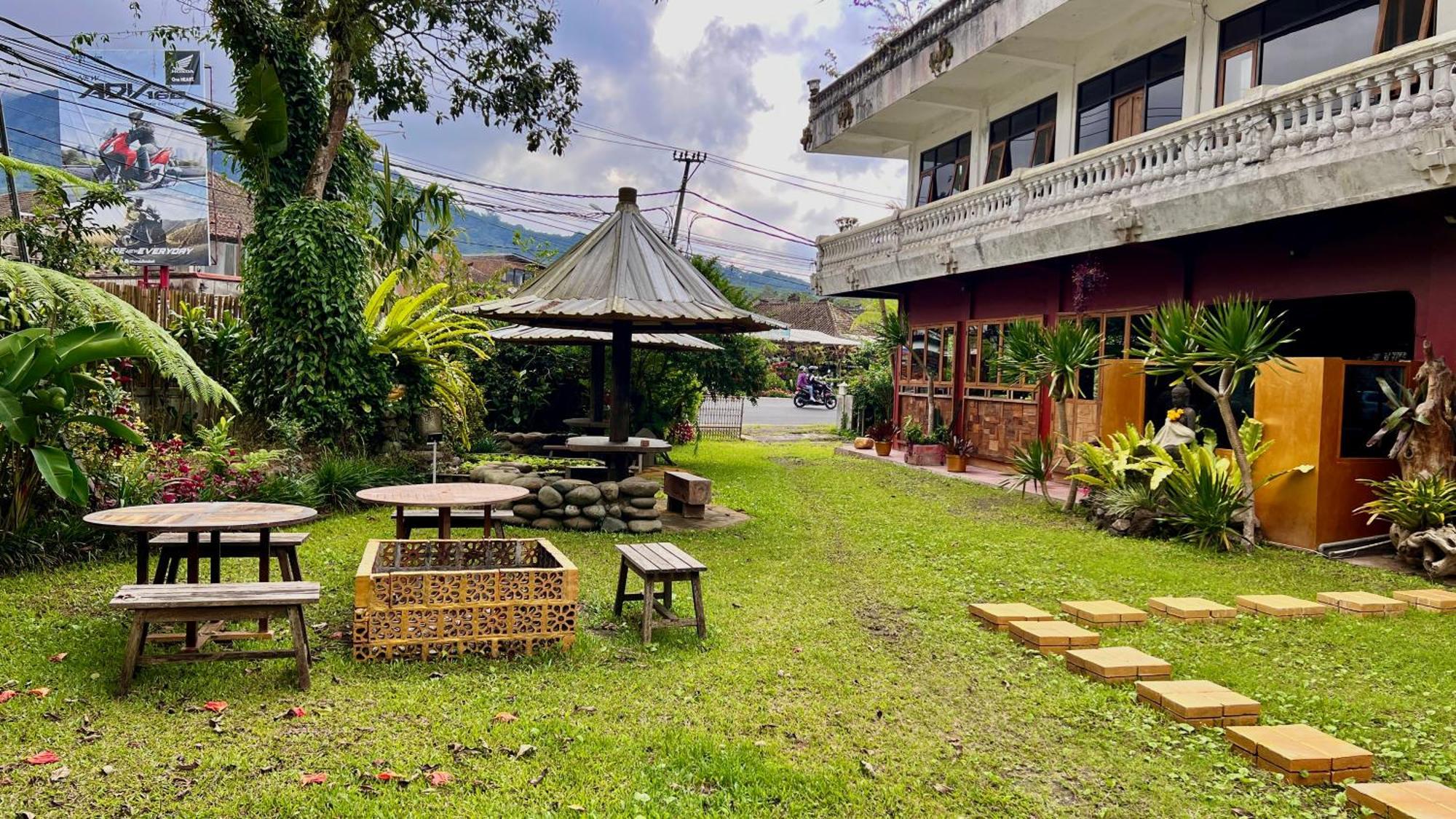 Chakra Tavern Hostel